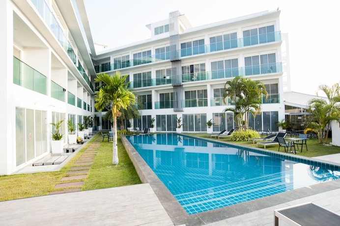 Imagen de la piscina del Hotel Cozy Resort, PATTAYA BEACH. Foto 18