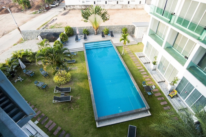 Imagen de la piscina del Hotel Cozy Resort, PATTAYA BEACH. Foto 19