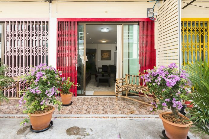 Imagen general del Hotel Cozy TownHouse HuaLampong. Foto 7