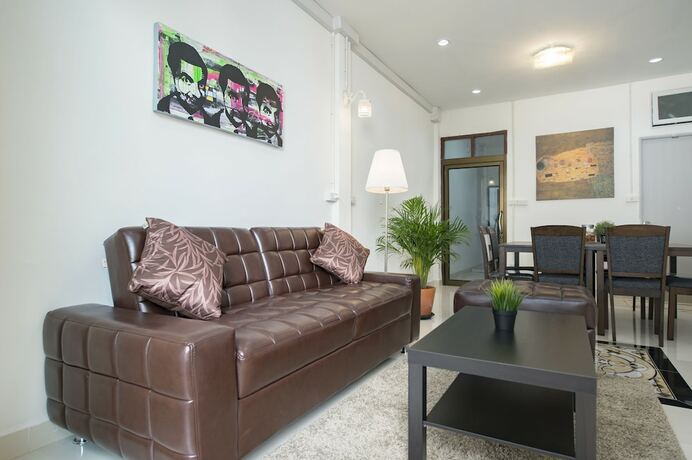 Imagen general del Hotel Cozy TownHouse HuaLampong. Foto 11