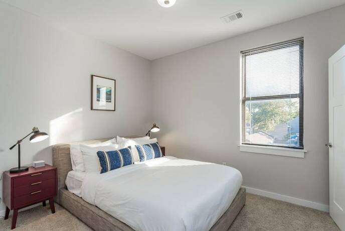 Imagen de la habitación del Hotel CozySuites Music Row. Foto 12
