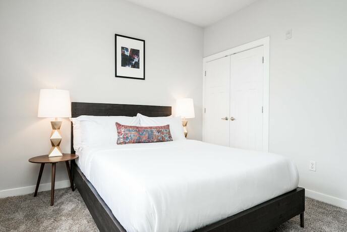 Imagen de la habitación del Hotel CozySuites Music Row. Foto 13