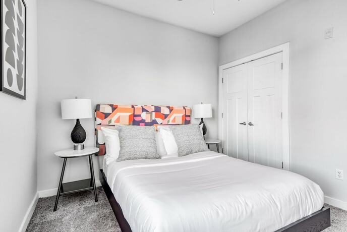 Imagen de la habitación del Hotel CozySuites Music Row. Foto 15