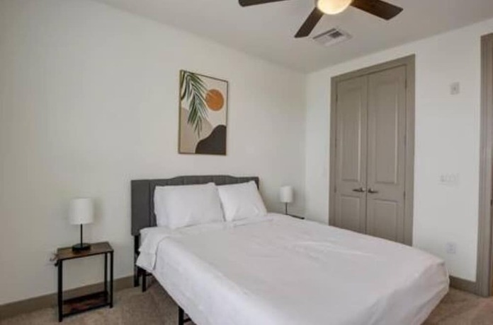 Imagen de la habitación del Hotel CozySuites at Town Lake. Foto 16