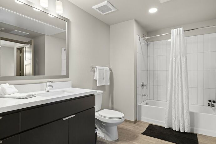 Imagen de la habitación del Hotel CozySuites at Westgate. Foto 11