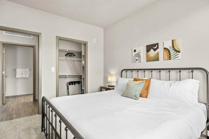 Imagen de la habitación del Hotel CozySuites at Westgate. Foto 16