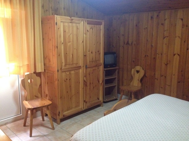 Imagen de la habitación del Hotel Cozza. Foto 10