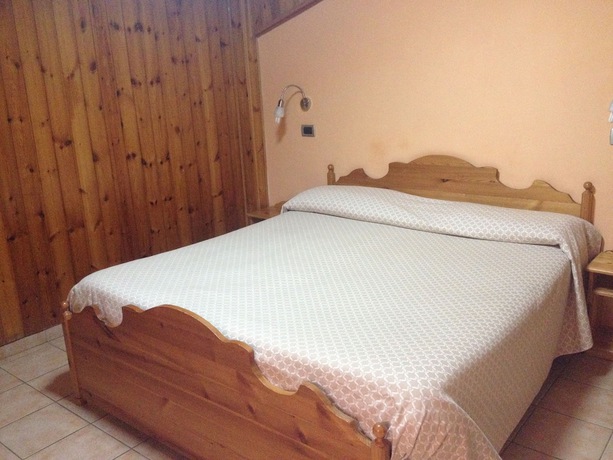 Imagen de la habitación del Hotel Cozza. Foto 11