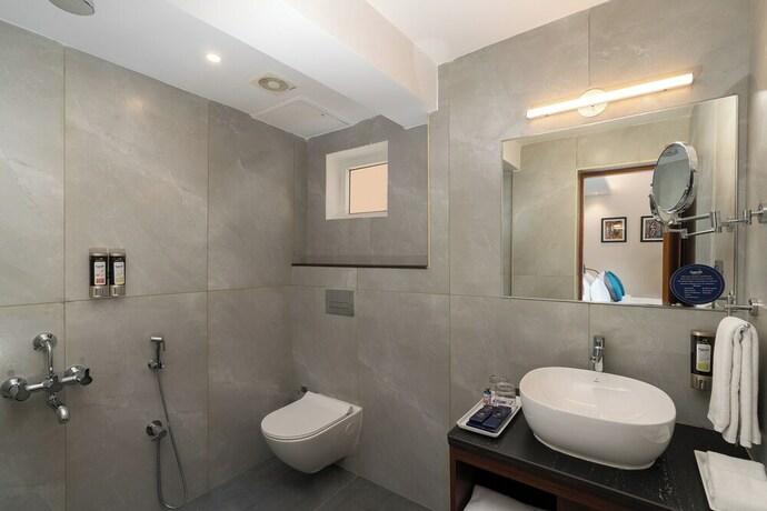 Imagen de la habitación del Hotel Cozzet Victoria. Foto 19