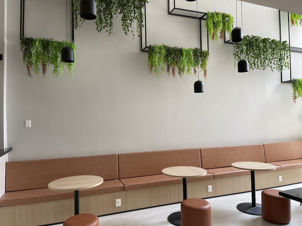 Imagen de los interiores del Hotel Cozzy Su&iacute;tes Para&iacute;so. Foto 19