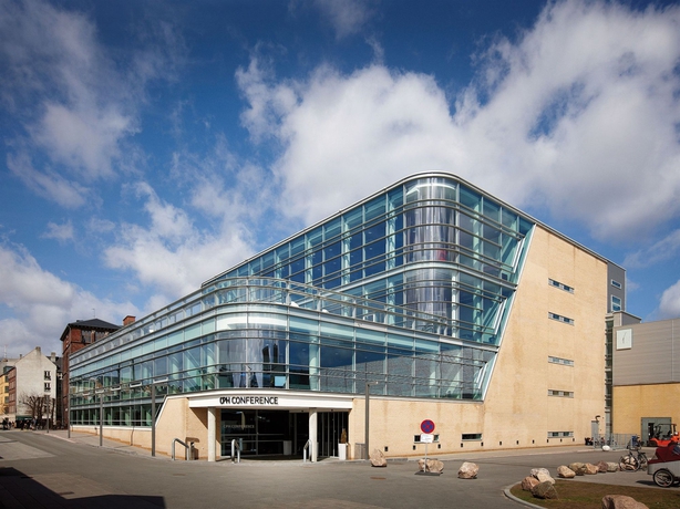 Imagen de los exteriores del Hotel Cph. Foto 7