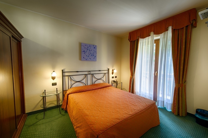 Imagen de la habitación del Hotel Crabun. Foto 2