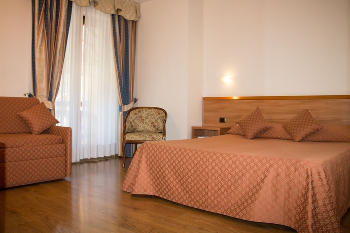 Imagen de la habitación del Hotel Crabun. Foto 5