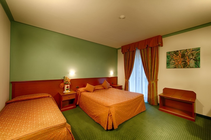 Imagen de la habitación del Hotel Crabun. Foto 6