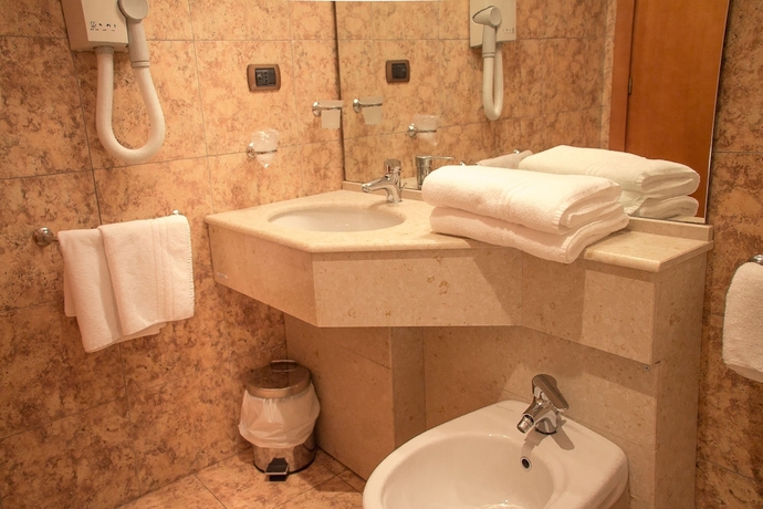 Imagen de la habitación del Hotel Crabun. Foto 7