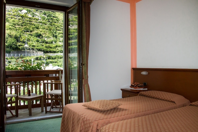 Imagen de la habitación del Hotel Crabun. Foto 9