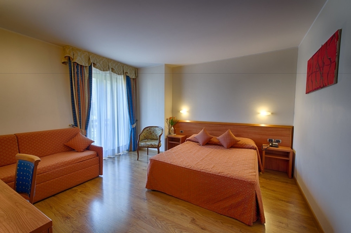 Imagen de la habitación del Hotel Crabun. Foto 10