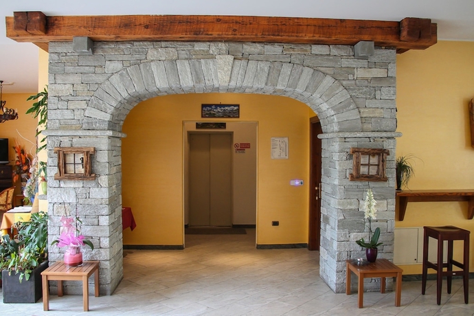 Imagen de los interiores del Hotel Crabun. Foto 14