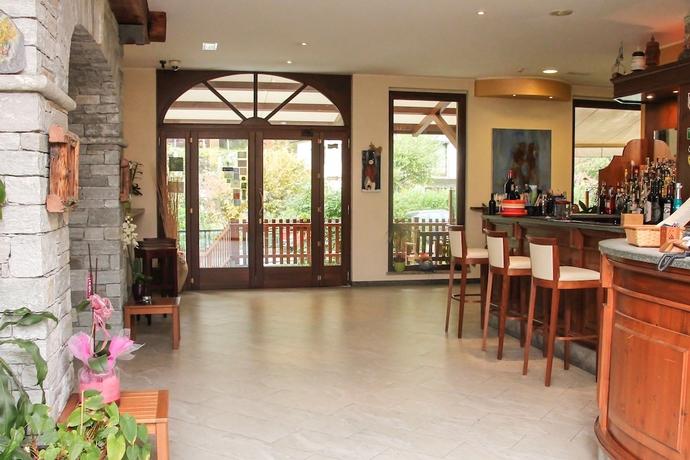 Imagen de los interiores del Hotel Crabun. Foto 15