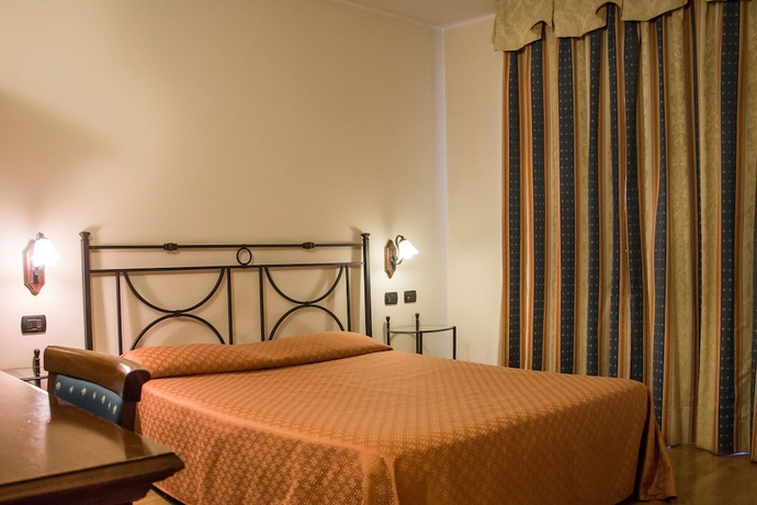 Imagen de la habitación del Hotel Crabun. Foto 12