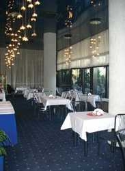 Imagen del bar/restaurante del Hotel Cracovia Hotel. Foto 3