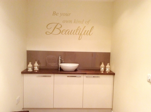 Imagen de la piscina del Hotel Craigmonie Inverness By Compass Hospitality. Foto 16