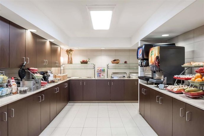 Imagen del bar/restaurante del Hotel Craigshire Suites. Foto 4