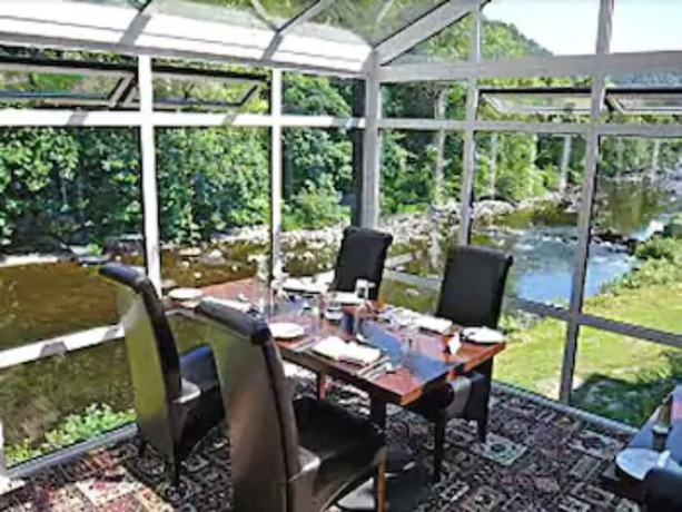 Imagen del bar/restaurante del Hotel Craig-y-Dderwen Riverside. Foto 3