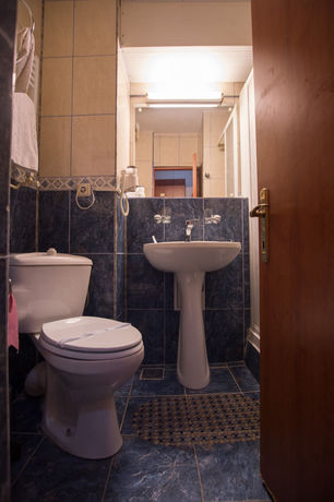 Imagen de la habitación del Hotel Craiovita. Foto 4