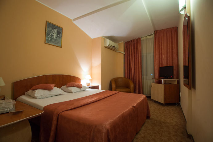 Imagen de la habitación del Hotel Craiovita. Foto 11