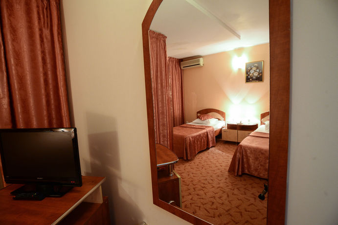 Imagen de la habitación del Hotel Craiovita. Foto 12