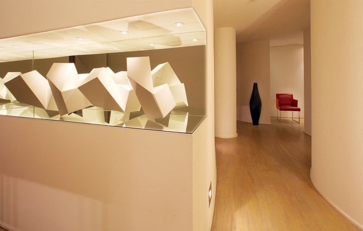 Imagen de los interiores del Hotel Cram. Foto 11