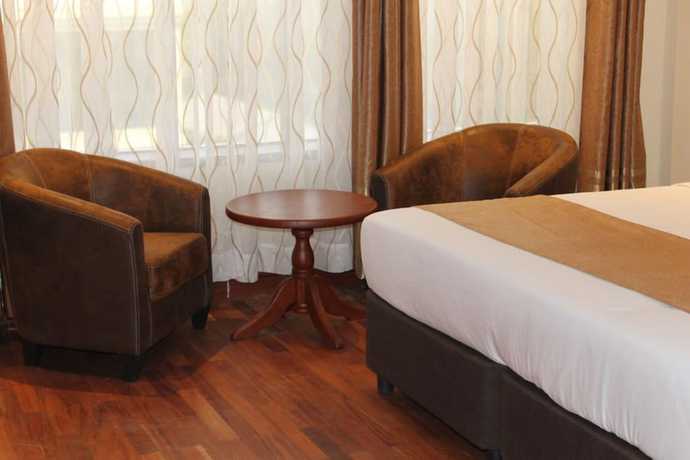 Imagen de la habitación del Hotel Cranes Suites. Foto 3