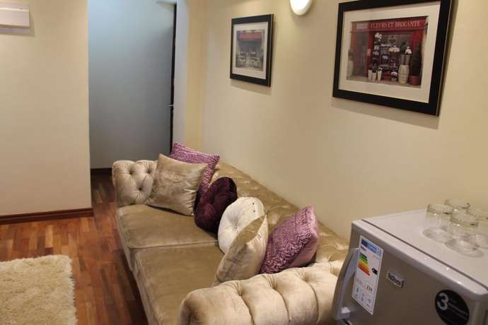 Imagen de la habitación del Hotel Cranes Suites. Foto 12