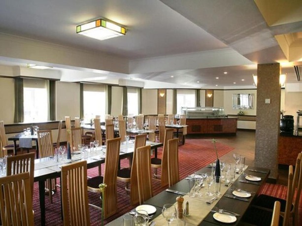 Imagen del bar/restaurante del Hotel Cranfield Management Development Centre. Foto 3