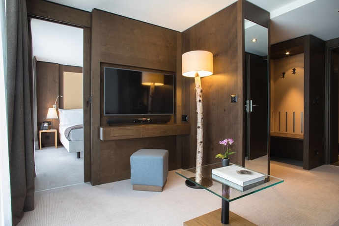 Imagen de la habitación del Hotel Crans Ambassador. Foto 6