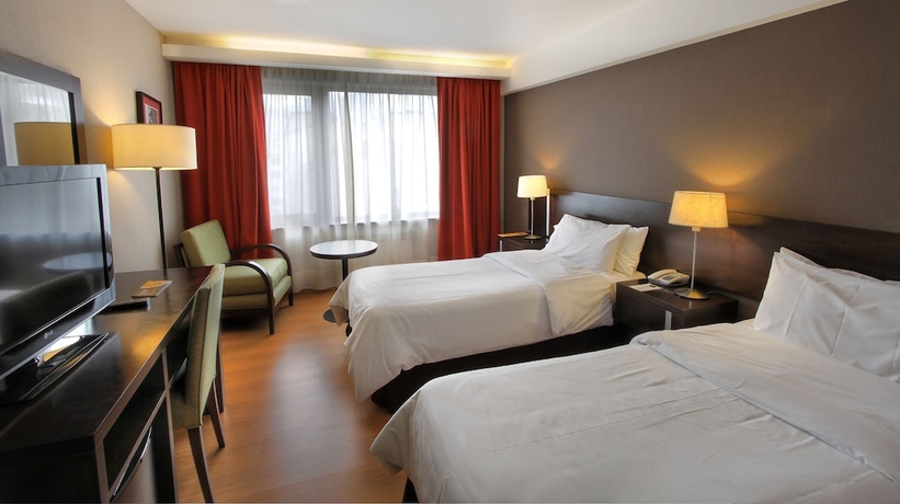 Imagen de la habitación del Hotel Crans Montana. Foto 6