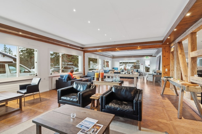Imagen de los interiores del Hotel Crans Montana Suites. Foto 16