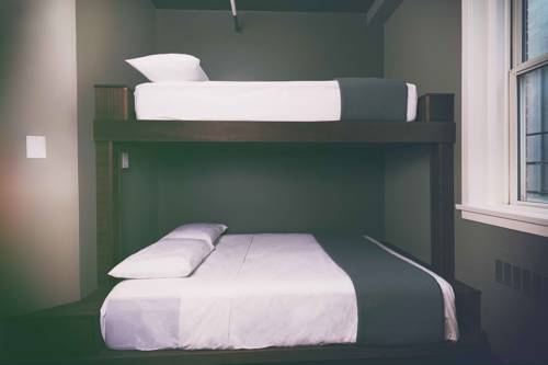 Imagen de la habitación del Hotel Crash Downtown Edmonton. Foto 12