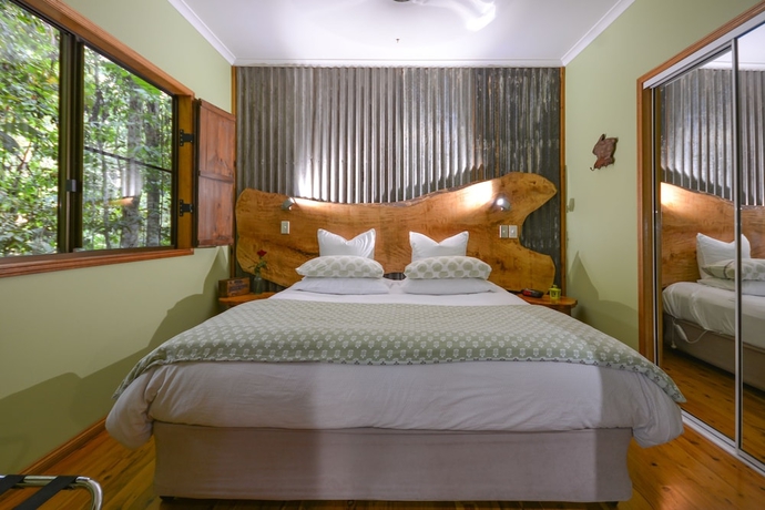 Imagen de la habitación del Hotel Crater Lakes Rainforest Cottages. Foto 2