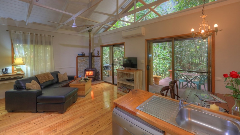 Imagen de la habitación del Hotel Crater Lakes Rainforest Cottages. Foto 7