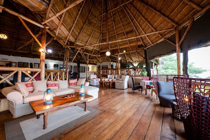 Imagen de los interiores del Hotel Crater Safari Lodge. Foto 13
