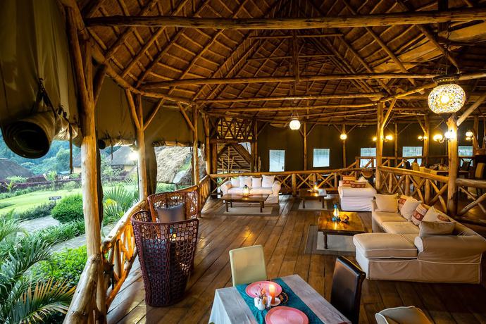 Imagen de los interiores del Hotel Crater Safari Lodge. Foto 16
