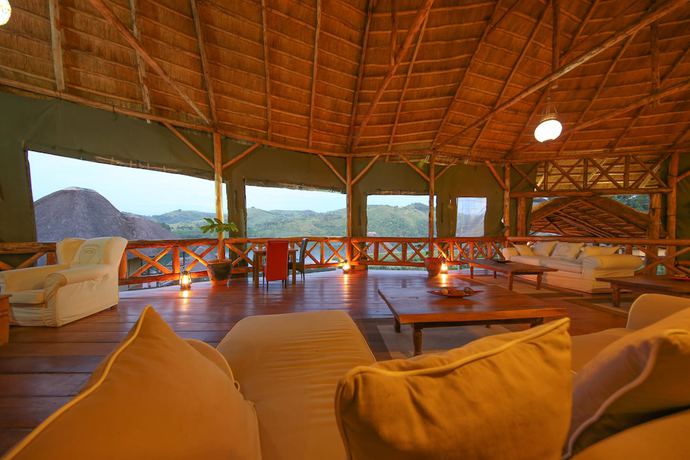 Imagen de los interiores del Hotel Crater Safari Lodge. Foto 17