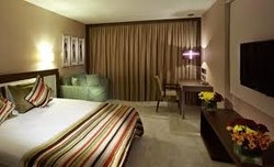 Imagen de la habitación del Hotel Cratos Premium. Foto 3