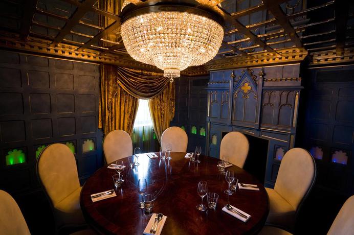 Imagen del bar/restaurante del Hotel Crazy Bear -beaconsfield. Foto 2