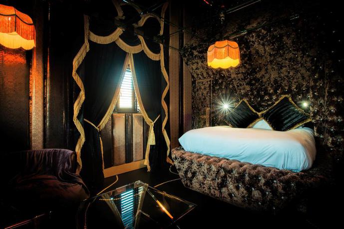 Imagen de la habitación del Hotel Crazy Bear -beaconsfield. Foto 15