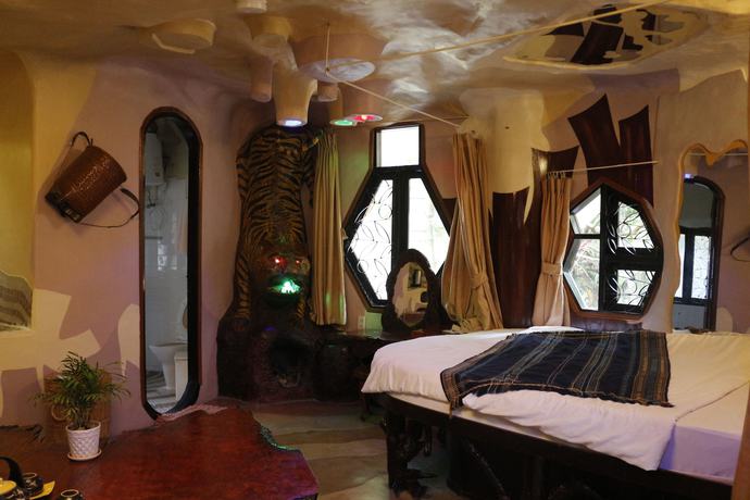 Imagen de la habitación del Hotel Crazy House. Foto 12