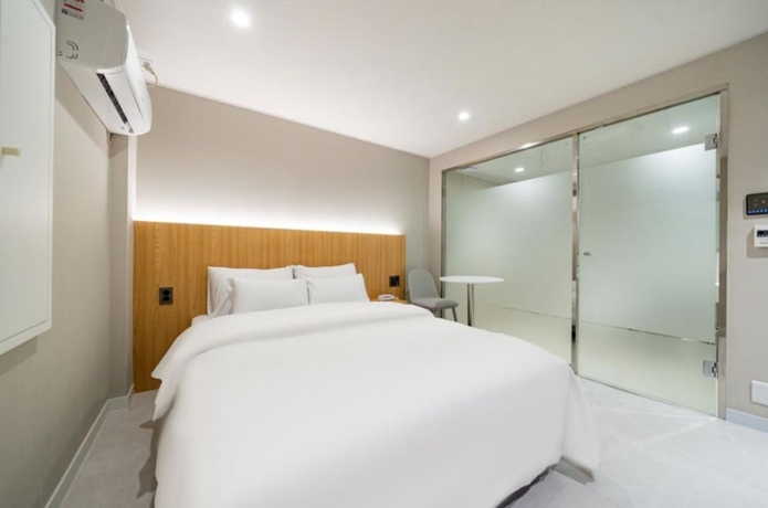 Imagen de la habitación del Hotel Cream. Foto 5