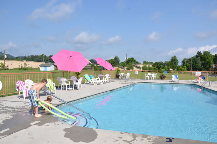 Imagen de los interiores del Hotel Creekstone Inn. Foto 9